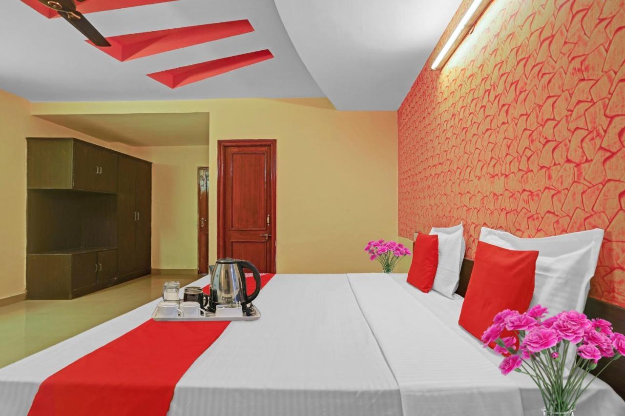 Oyo 87701 Lucky Farm Hotell Shāhpur Eksteriør bilde