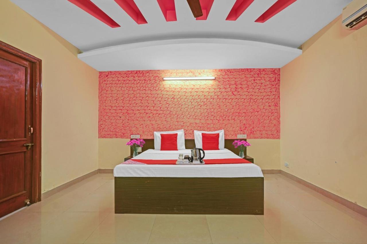 Oyo 87701 Lucky Farm Hotell Shāhpur Eksteriør bilde